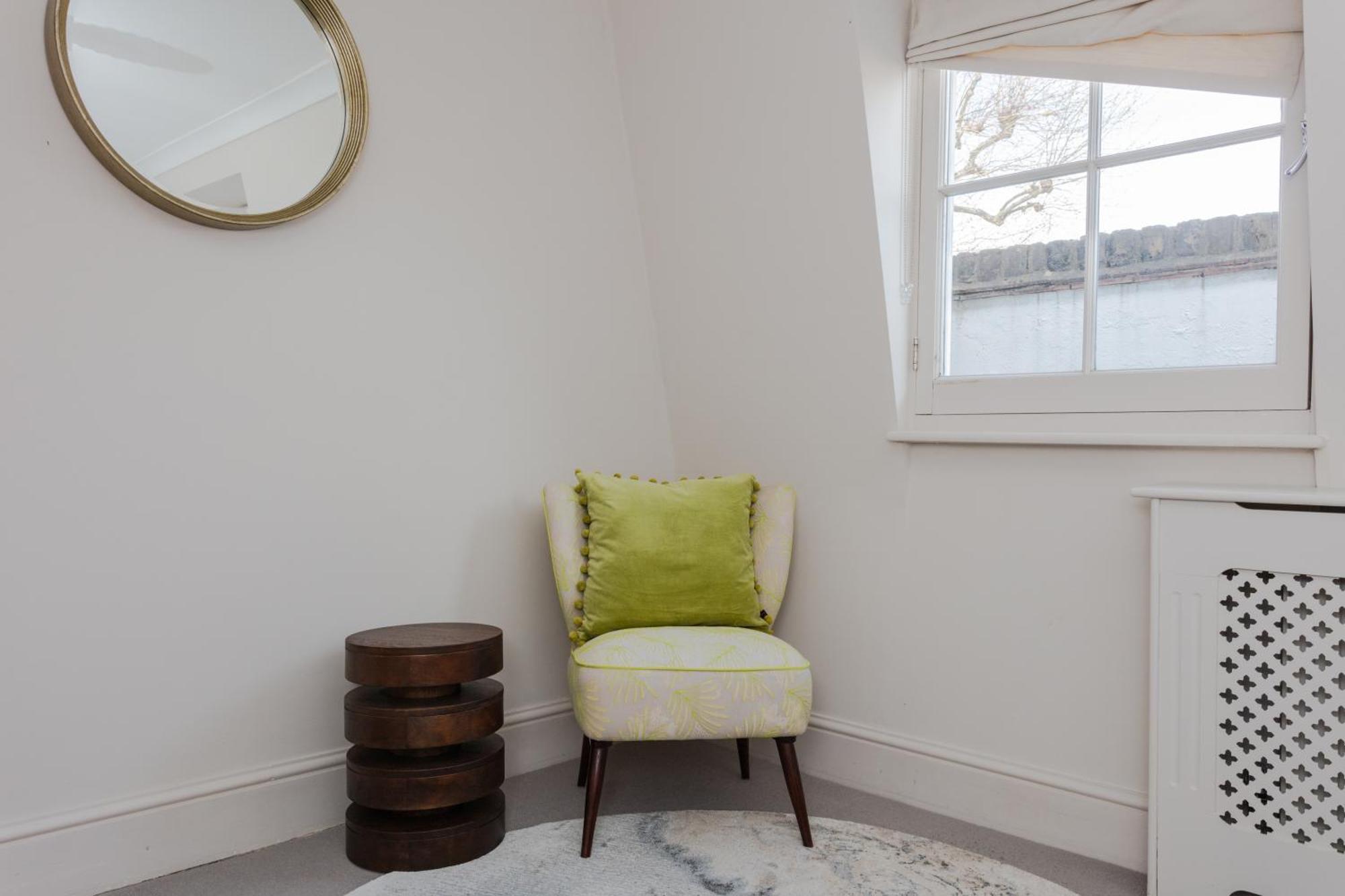 Newly Refurbished 4 Bedroom House In East London Exterior photo