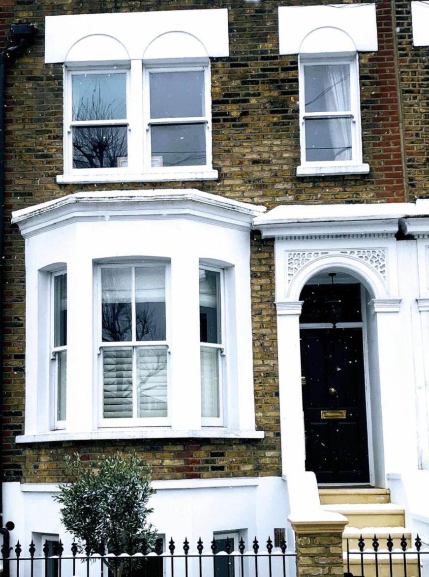 Newly Refurbished 4 Bedroom House In East London Exterior photo